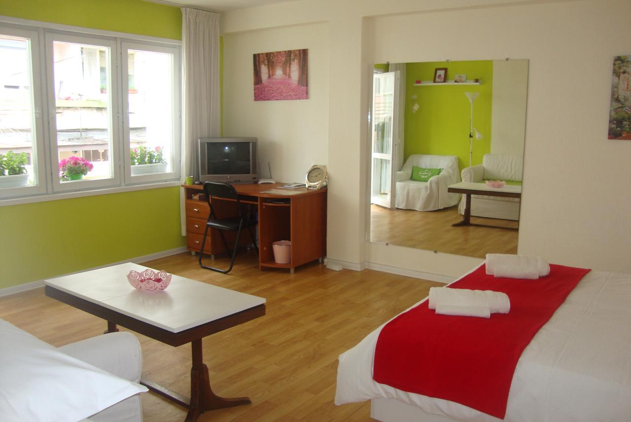 Guest Rooms Colours Kazanlŭk Exterior foto